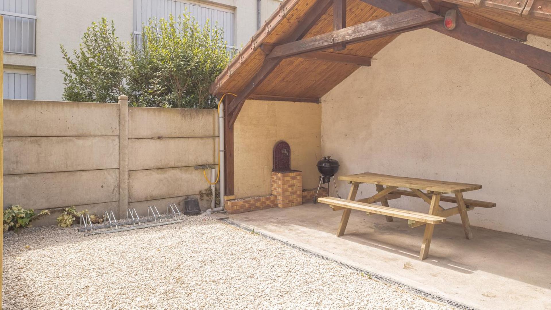 Bonappart 2 - Charme Napoleonien & Confort Troyes Bagian luar foto